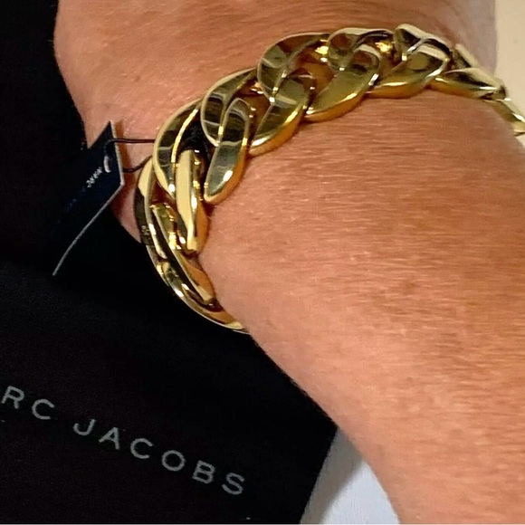 🔥NWT Marc Jacobs Katie Logo Link Bracelet Gold Tone Brass 7" $128🔥 - Picture 5 of 7